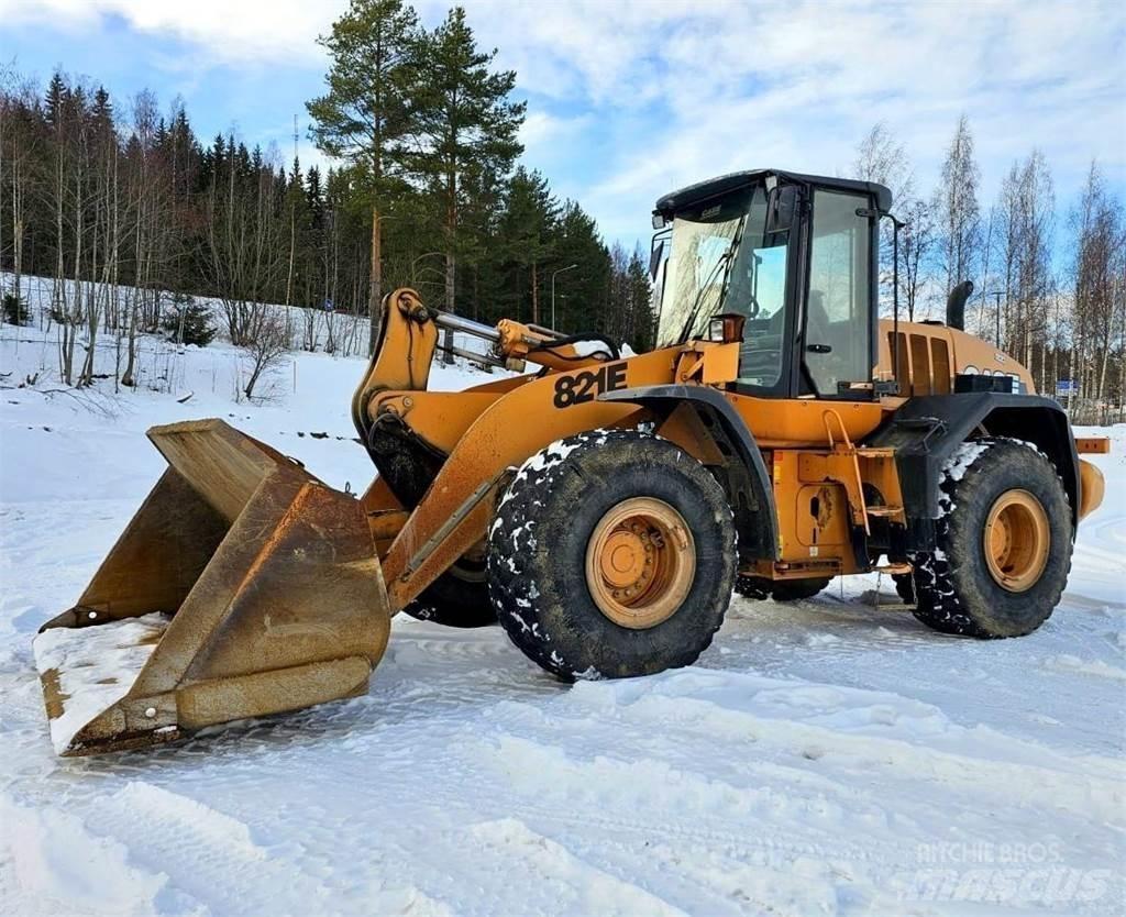 CASE 821E  휠로우더