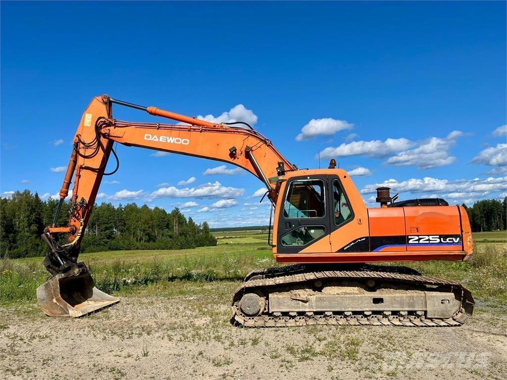 Daewoo 220LC-V 대형 굴삭기 29톤 이상