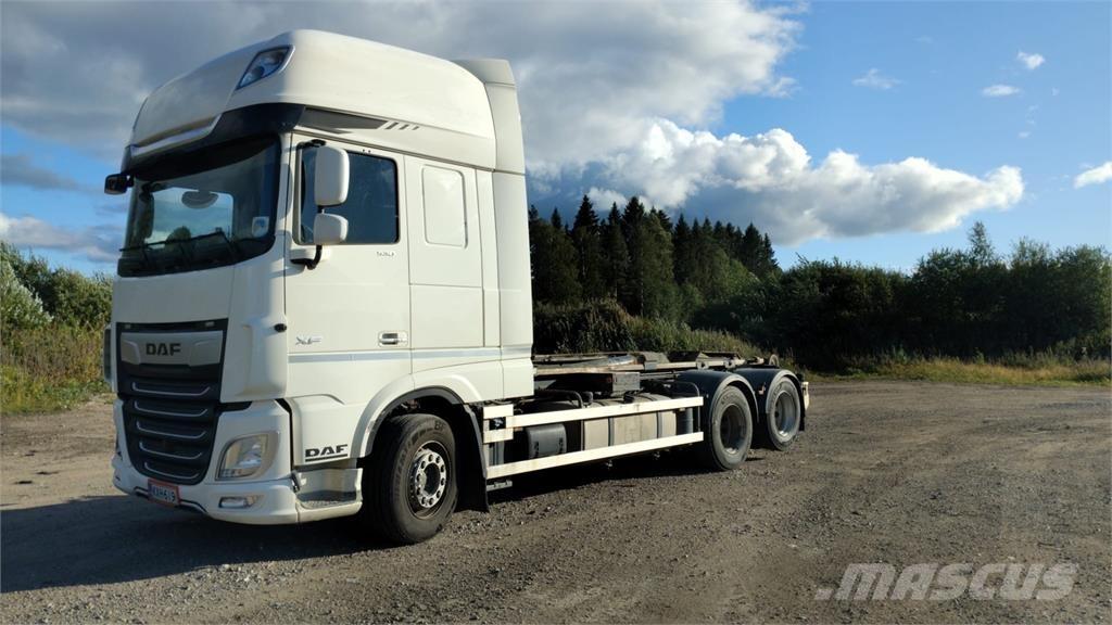 DAF XF 530 훅 리프트 트럭