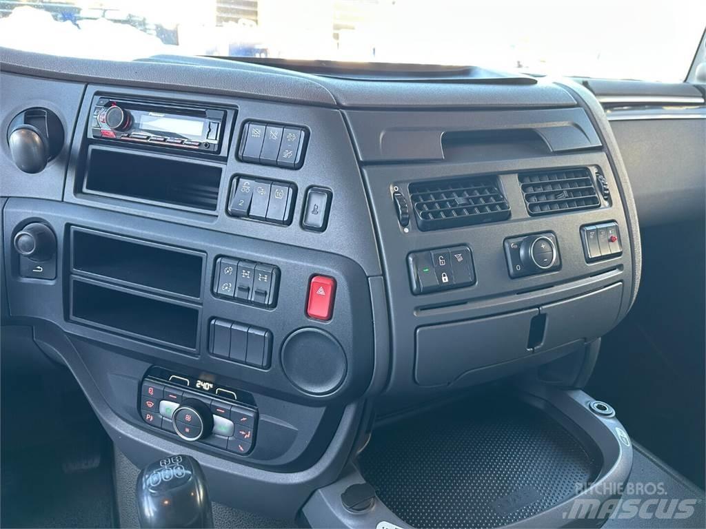 DAF XF 530 6x4 트랙터 유닛