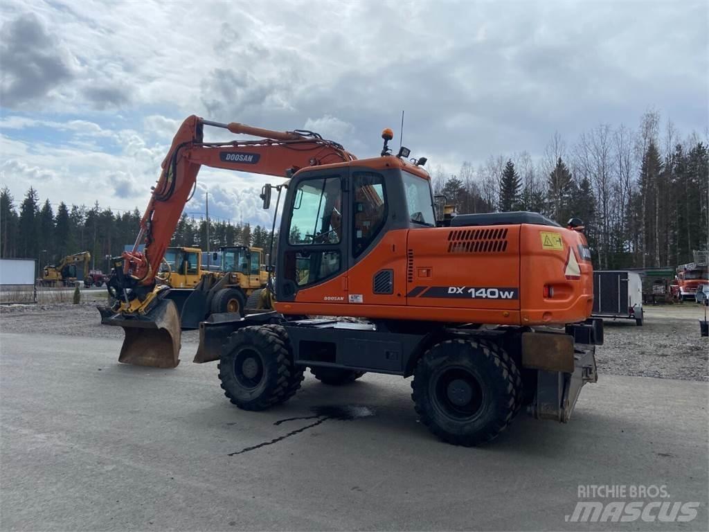 Doosan DX 140W  휠 굴삭기