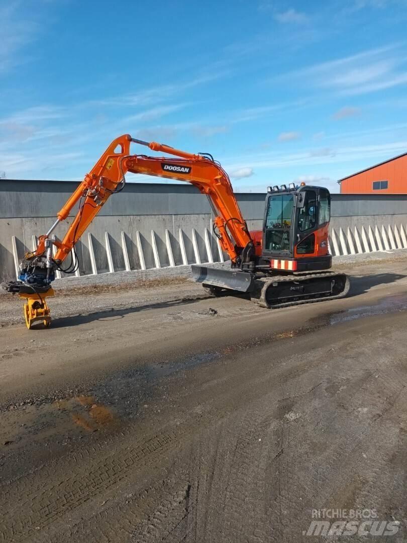Doosan DX85 R 중형굴삭기 7톤-28톤