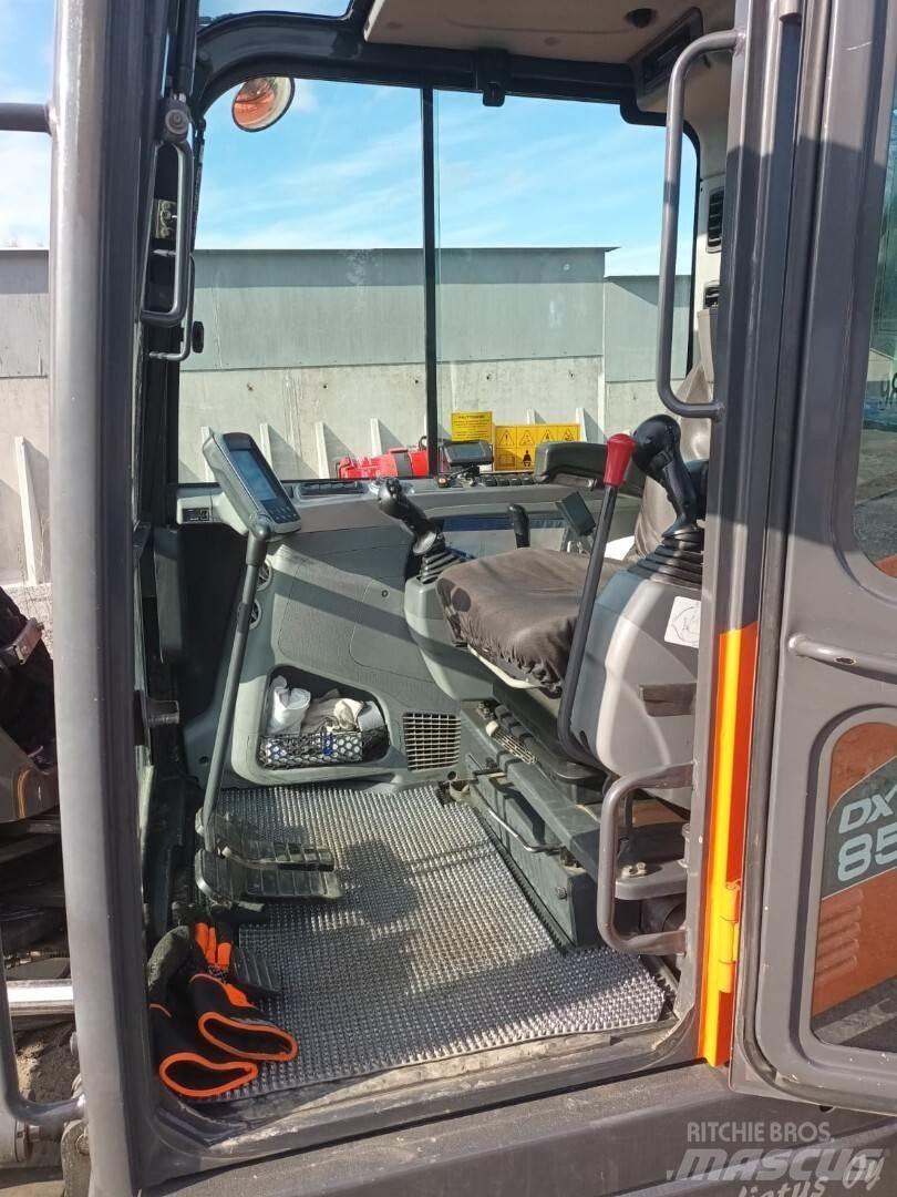 Doosan DX85 R 중형굴삭기 7톤-28톤