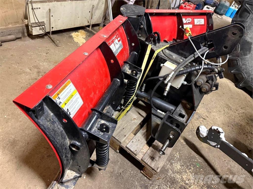 Hilltip Aura 제설 블레이드 및 제설기