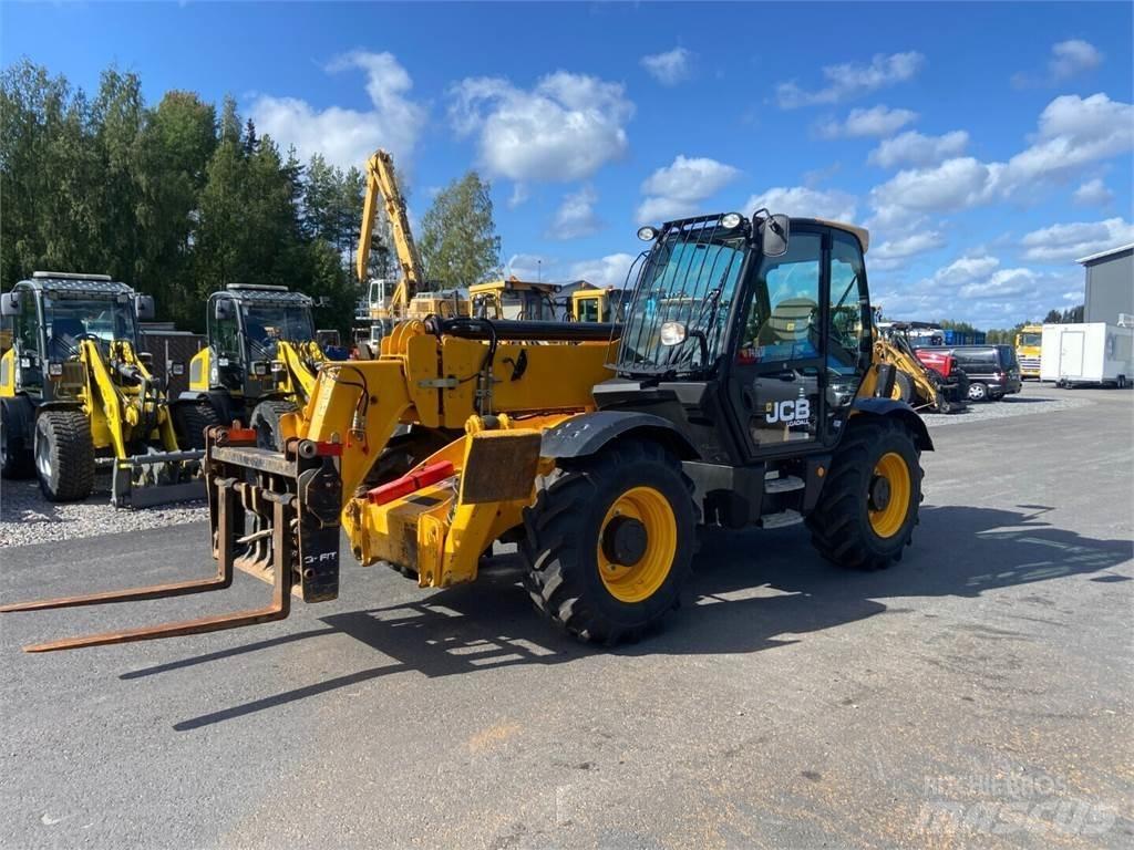 JCB 535-125 텔러 핸들러