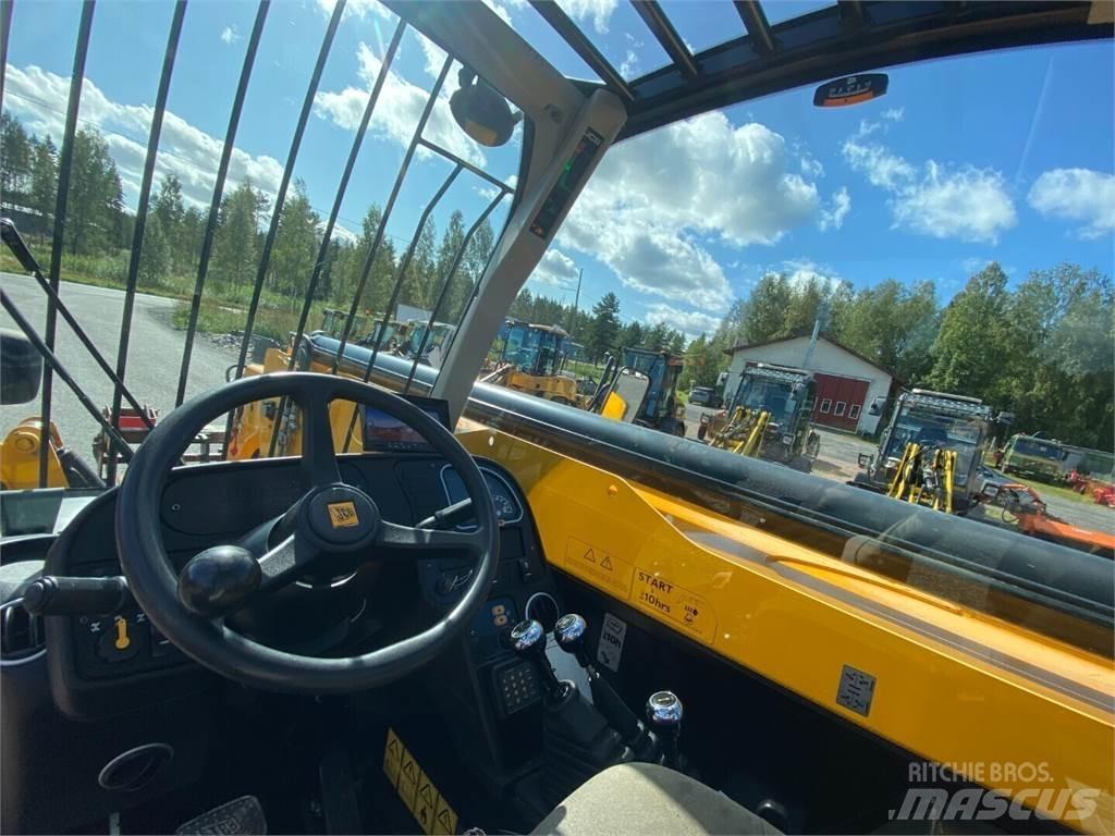 JCB 535-125 텔러 핸들러