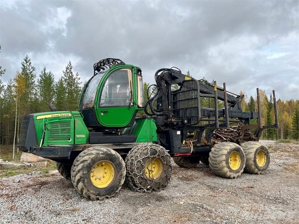 John Deere 1010E 원목 포워더