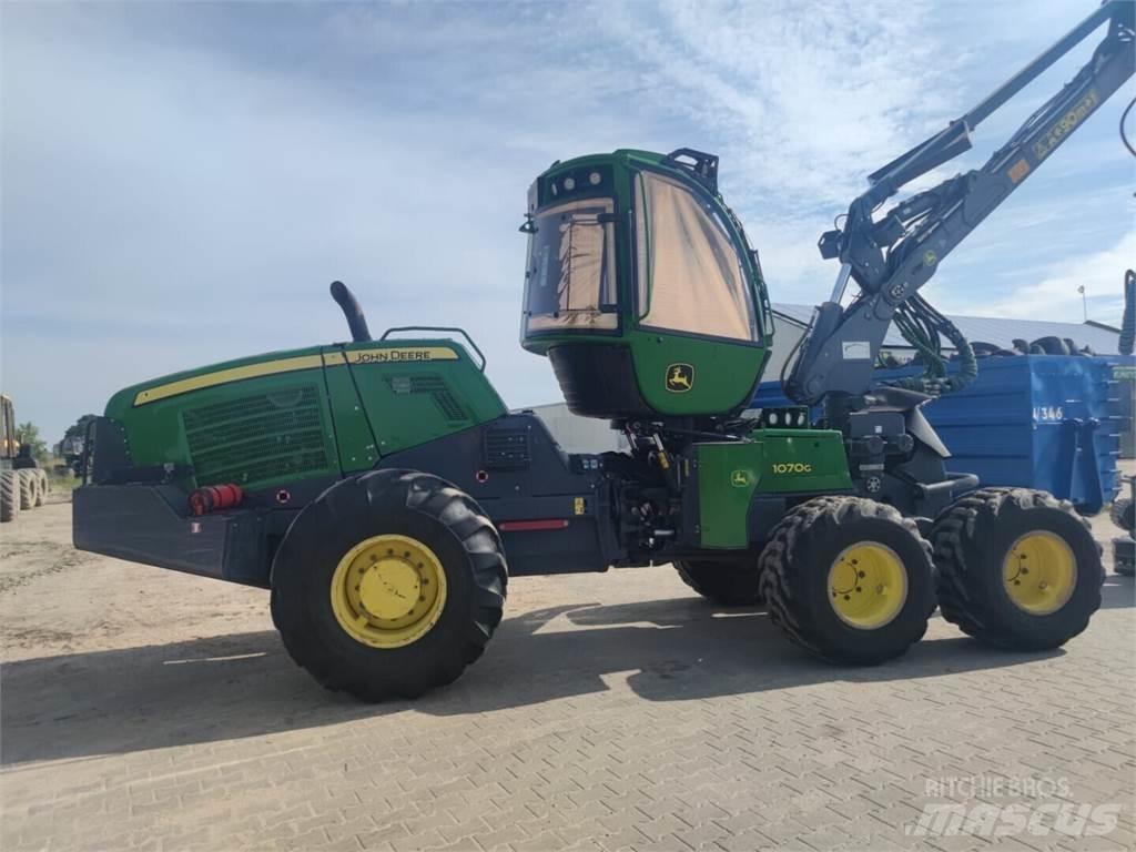 John Deere 1070 G 원목 하베스터