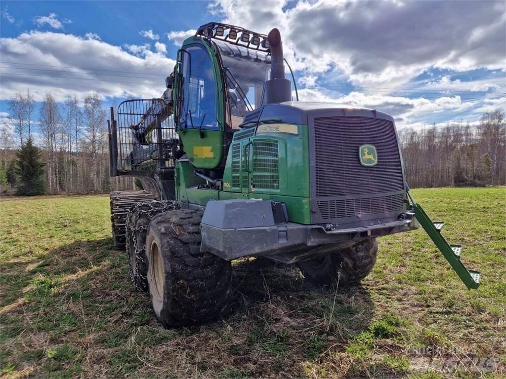 John Deere 1110G 원목 포워더