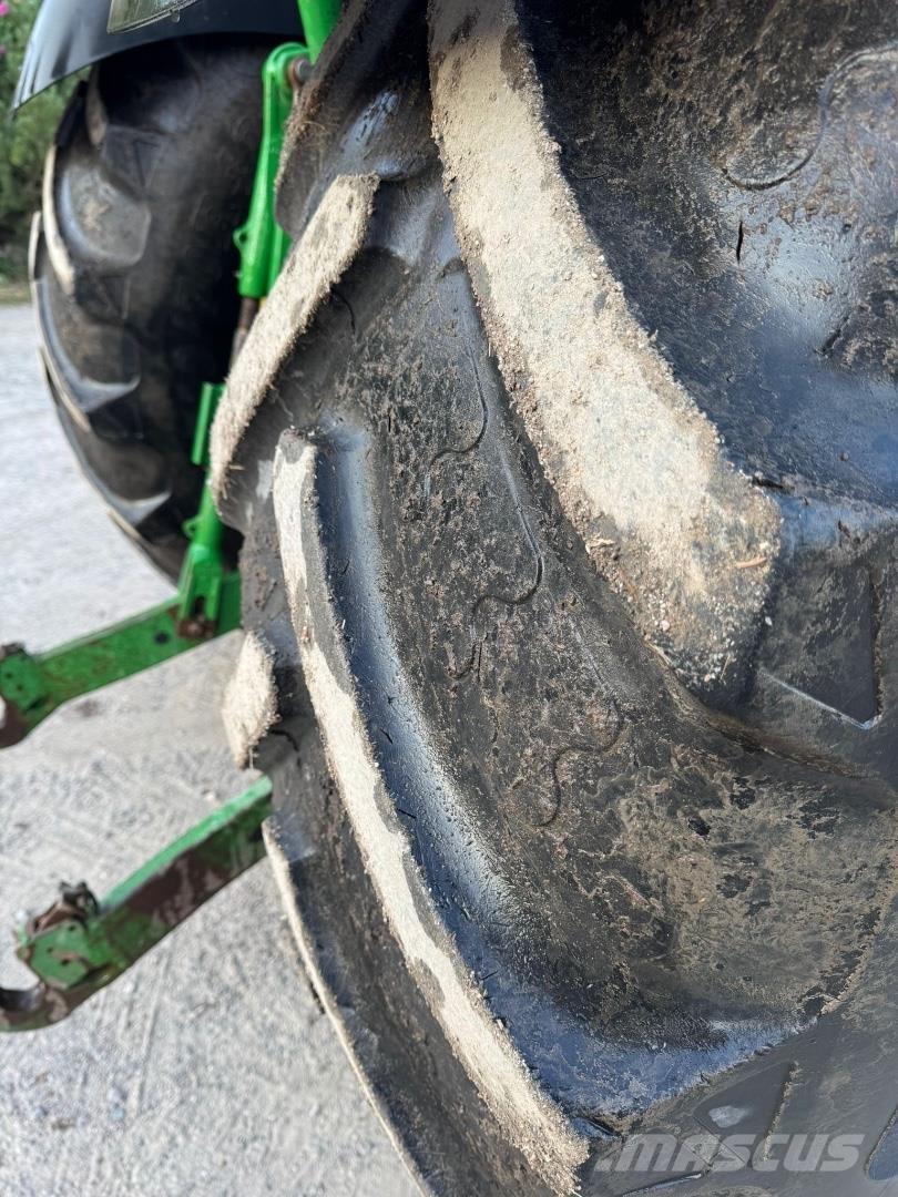 John Deere 6215R 트랙터