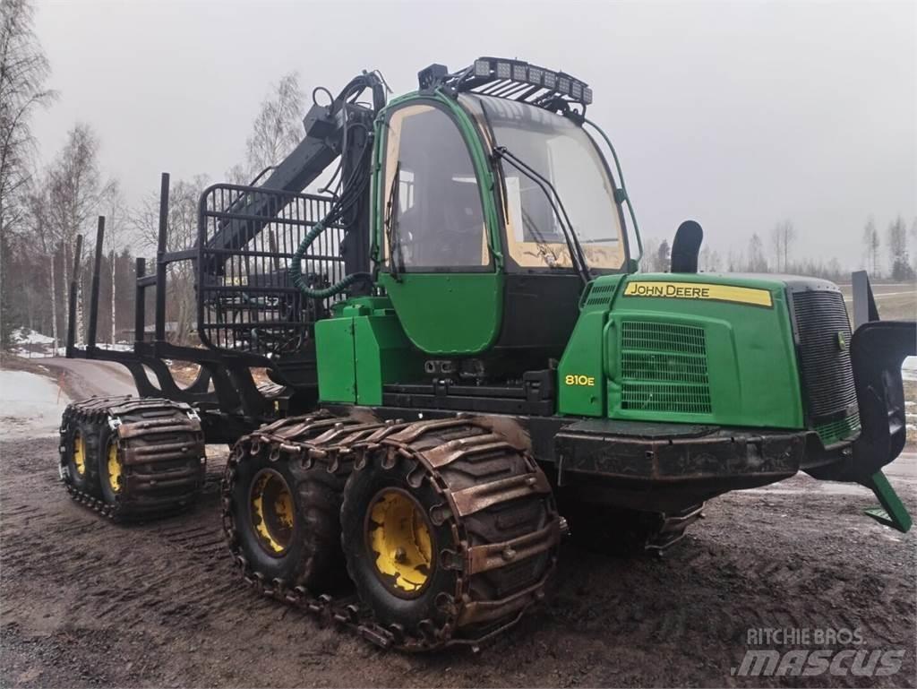 John Deere 810 E 원목 포워더