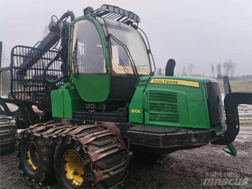John Deere 810 E 원목 포워더
