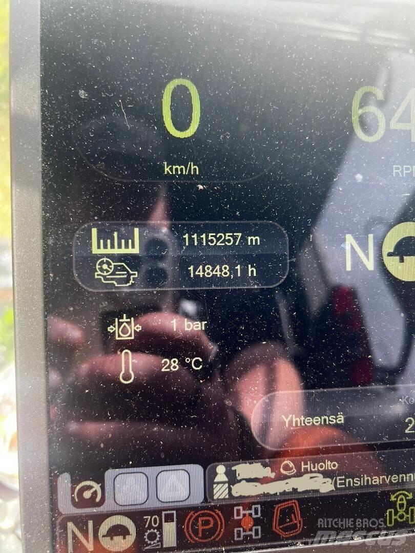 Komatsu 901 XC 원목 하베스터