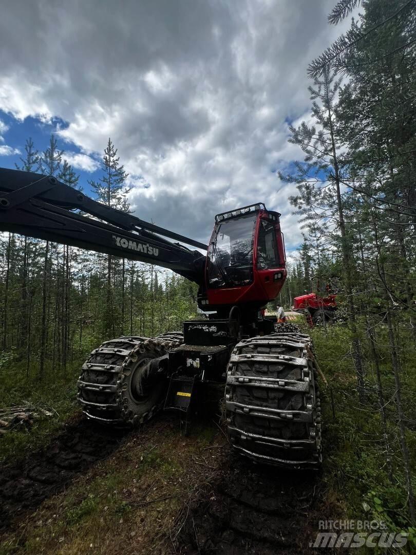 Komatsu 901 XC 원목 하베스터