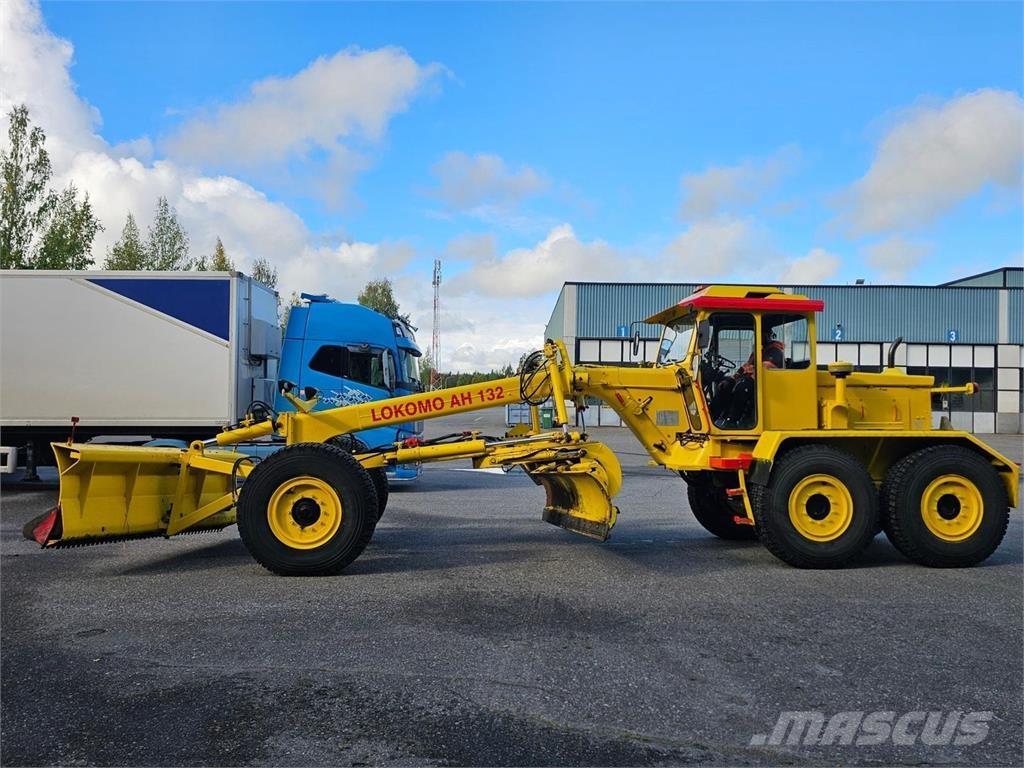 Lokomo AH 132 C 그레이더