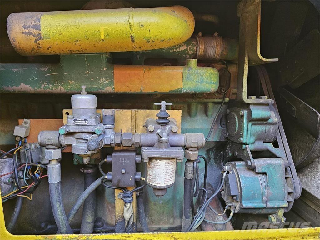 Lokomo AH 132 C 그레이더