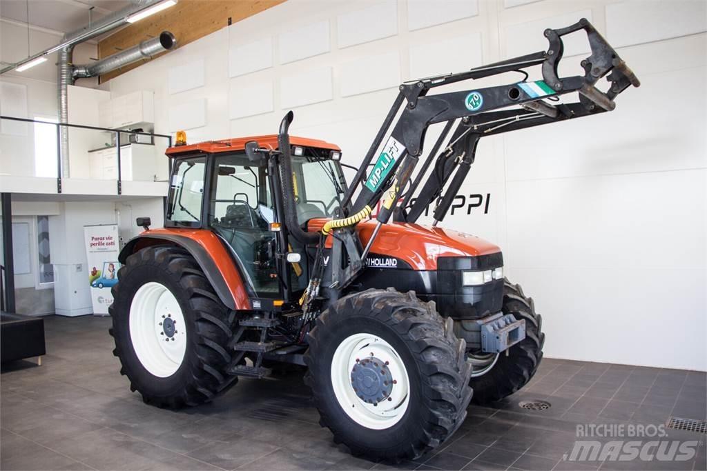 New Holland M135 트랙터