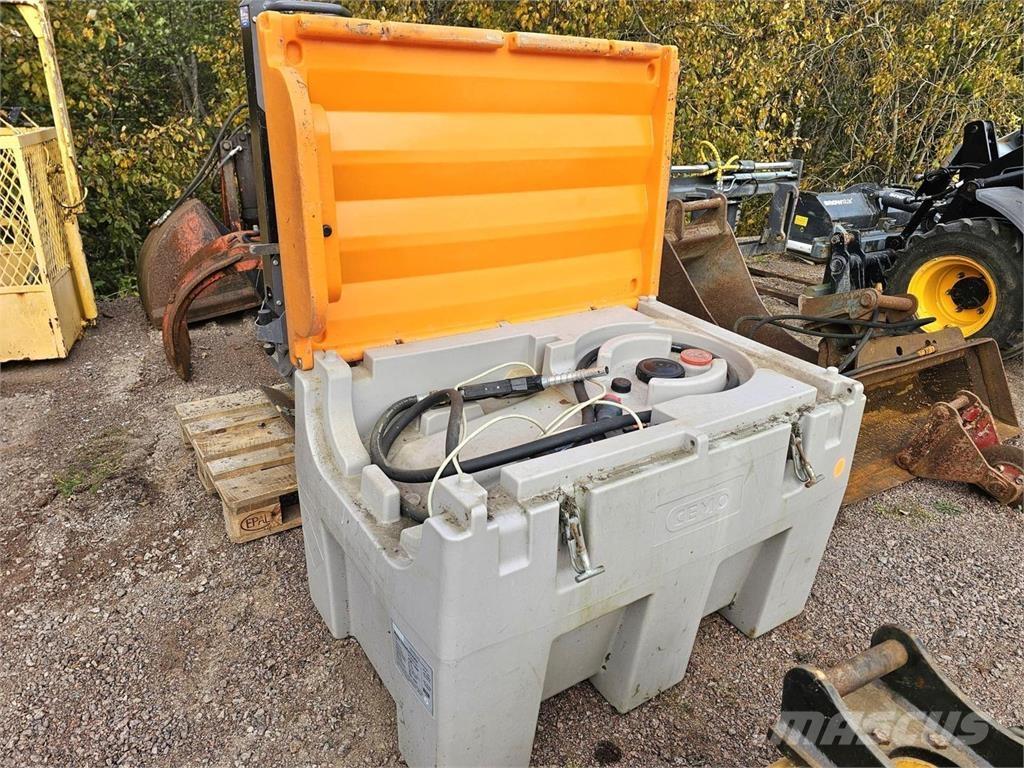  Polttoainesäiliö 탱크