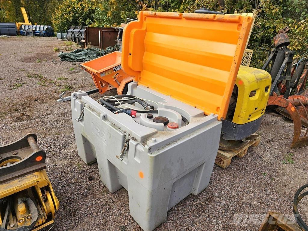  Polttoainesäiliö 탱크