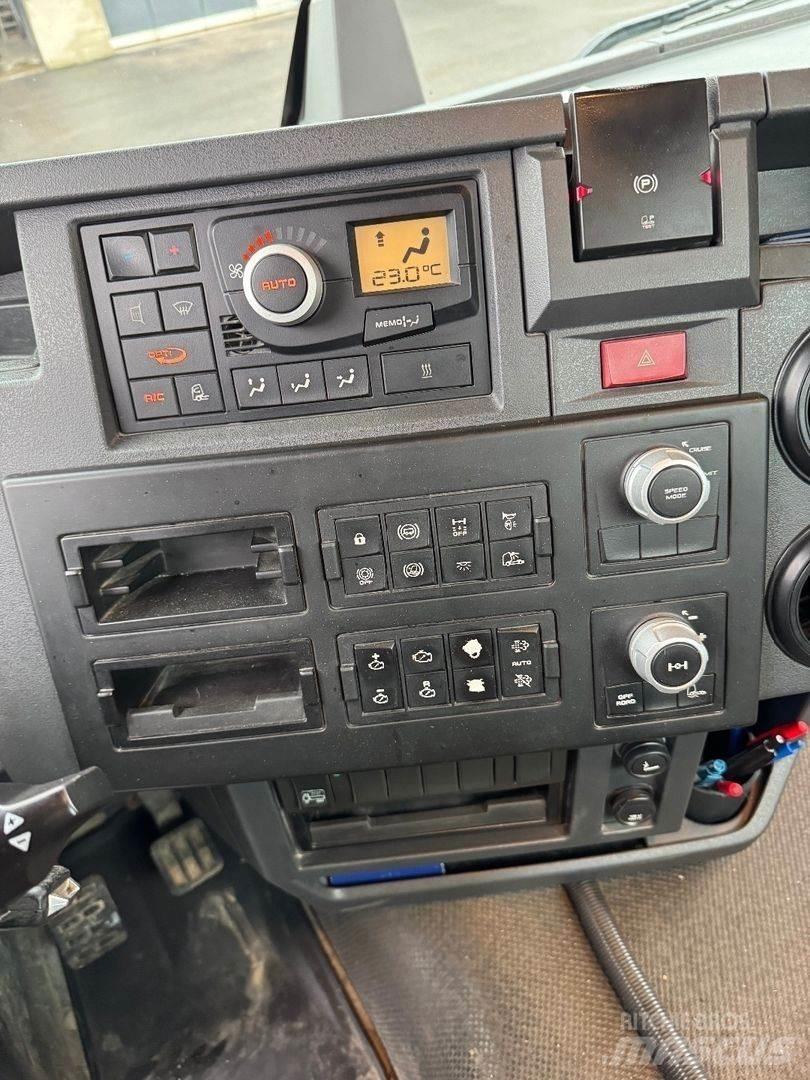 Renault K 덤프 트럭
