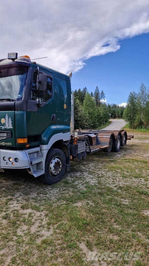 Sisu E12M 차량 수송차