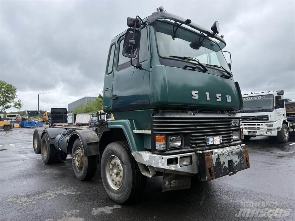 Sisu Sm332 8x2 새시 운전실 트럭