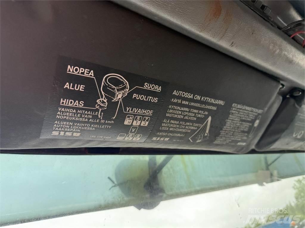 Sisu Sm332 8x2 새시 운전실 트럭