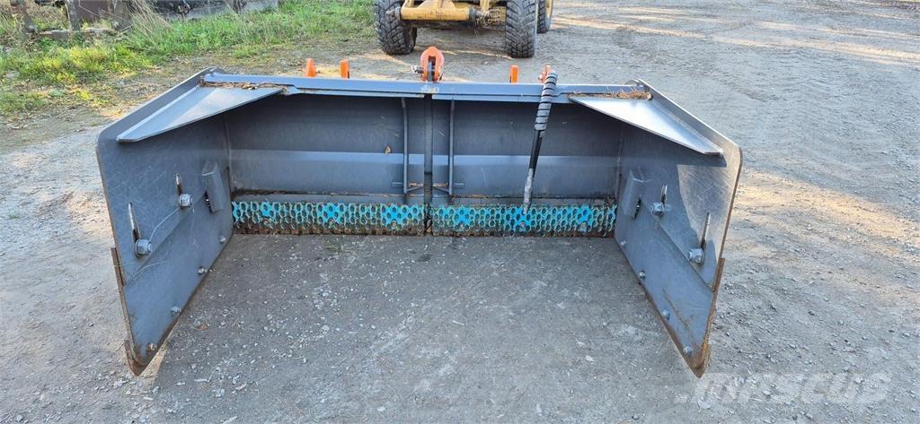 Skaala TRA18-34 제설 블레이드 및 제설기