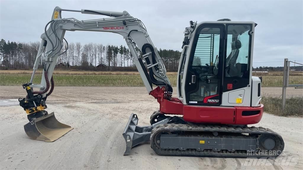 Takeuchi TB257FR 소형 굴삭기 7톤 미만