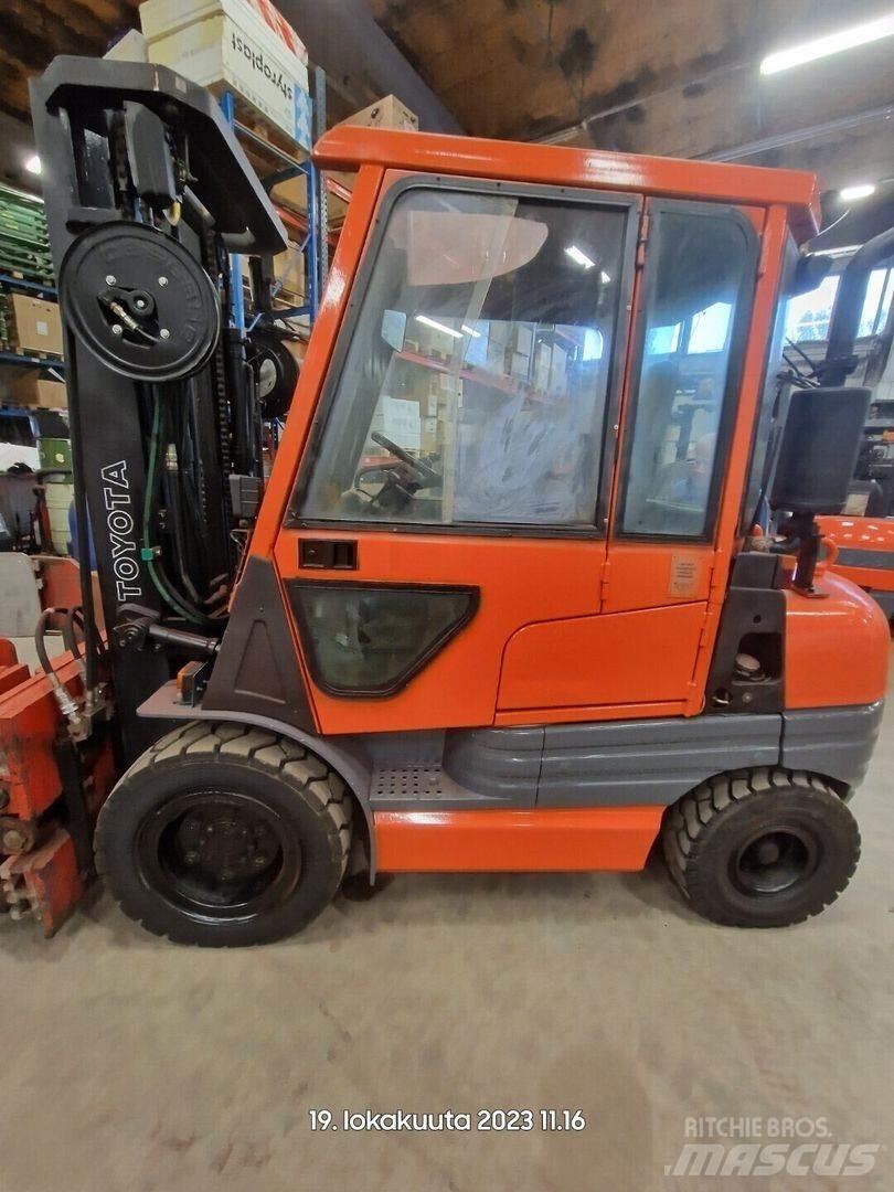 Toyota 02-6FDF30 디젤 지게차