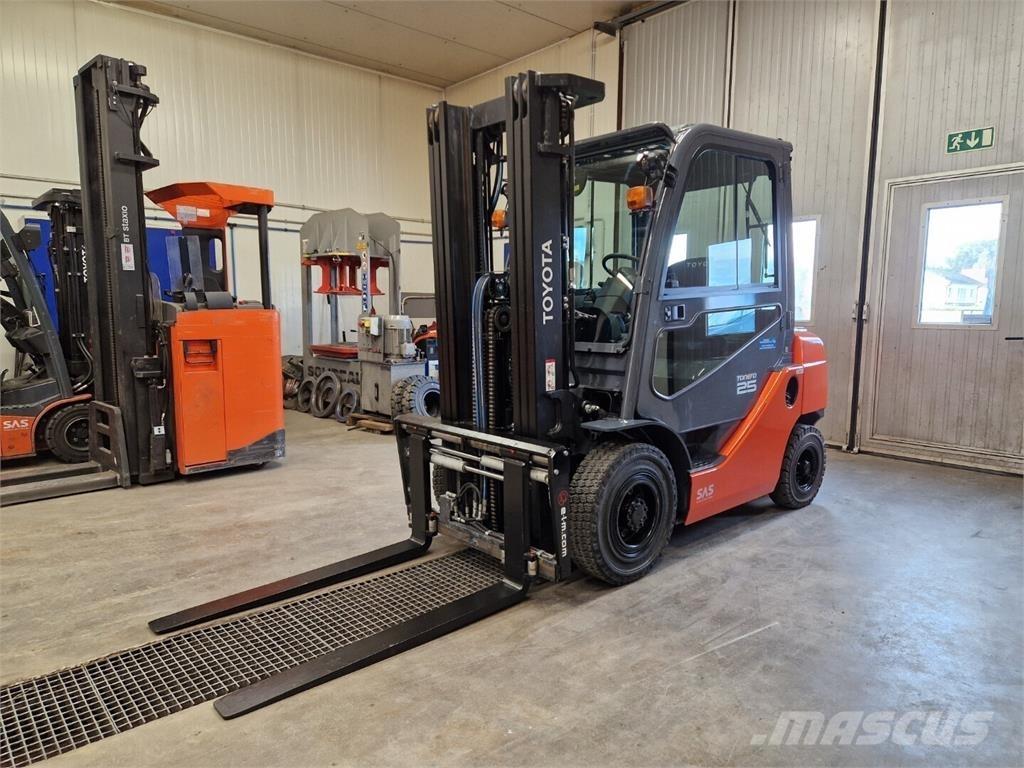 Toyota 02-8FDF25 디젤 지게차