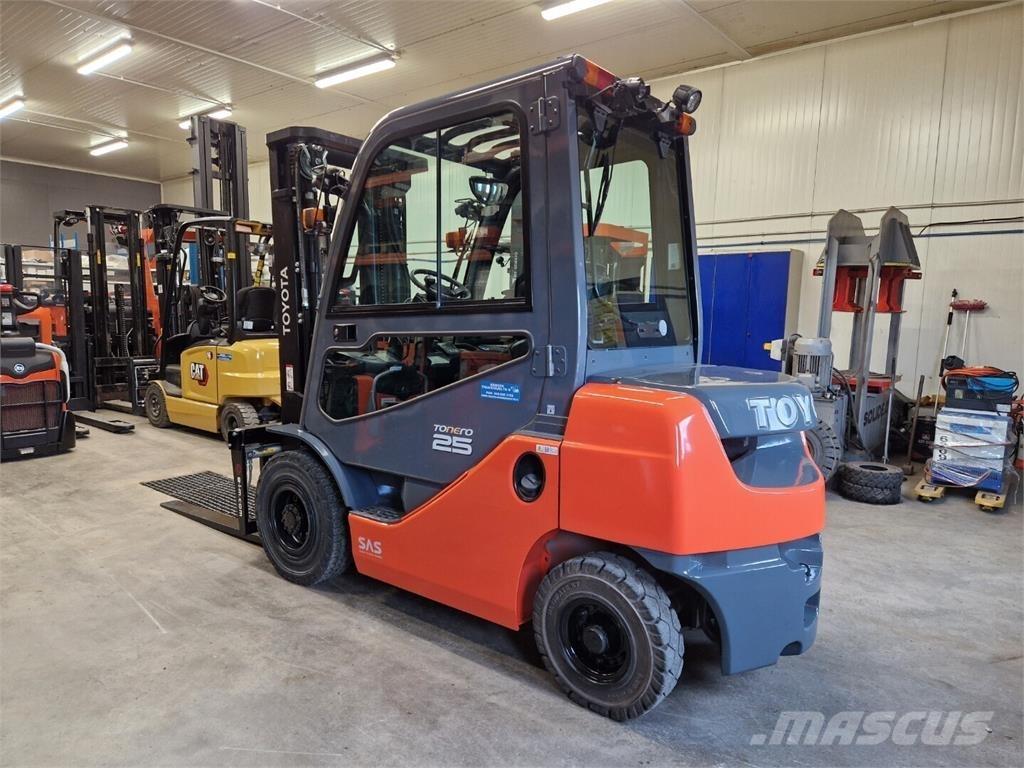 Toyota 02-8FDF25 디젤 지게차