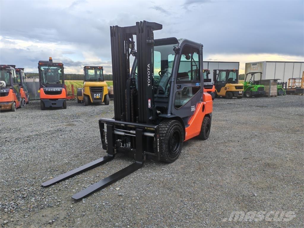 Toyota 02-8FDJF35 디젤 지게차