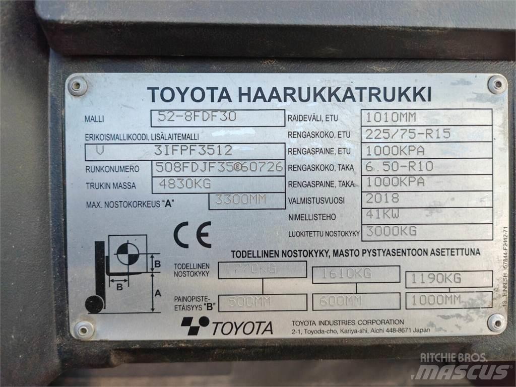 Toyota 52-8FDF30 디젤 지게차