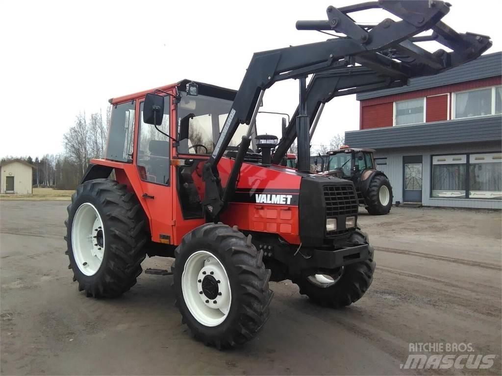 Valmet 605 T 트랙터