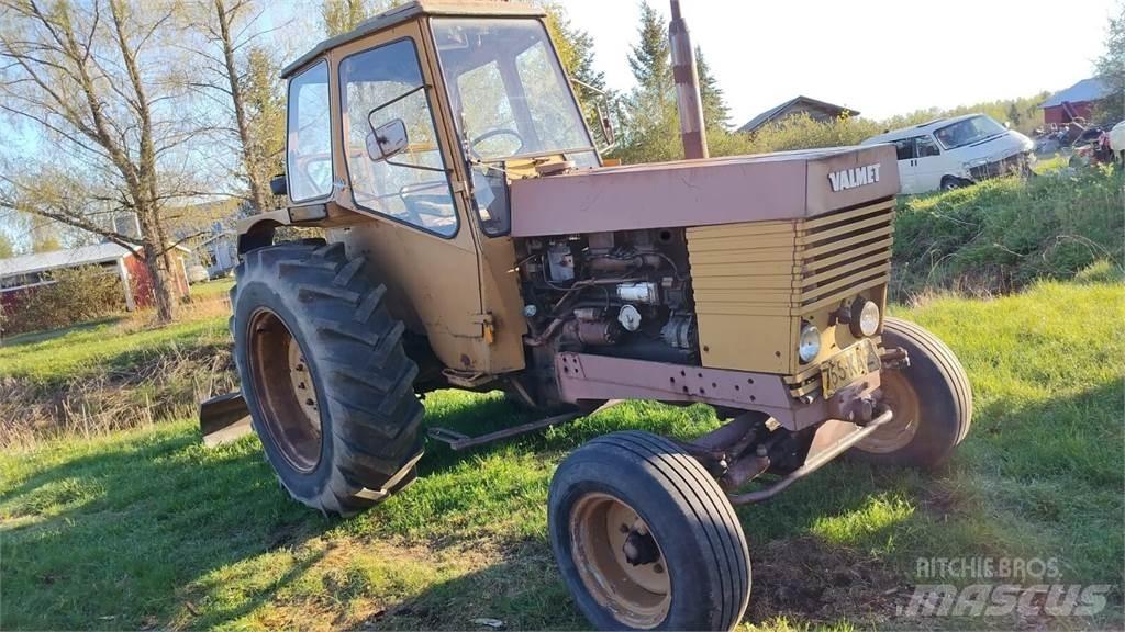 Valmet 702 트랙터