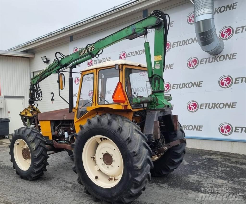 Valmet 802-4 트랙터