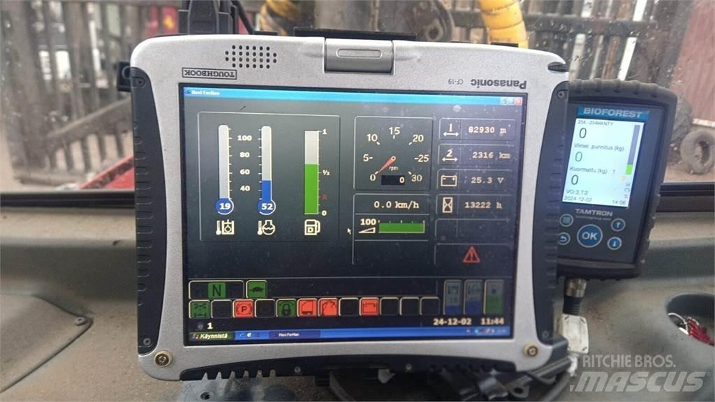 Valmet 840.3 원목 포워더