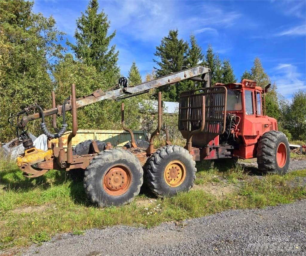 Valmet 886K 원목 포워더