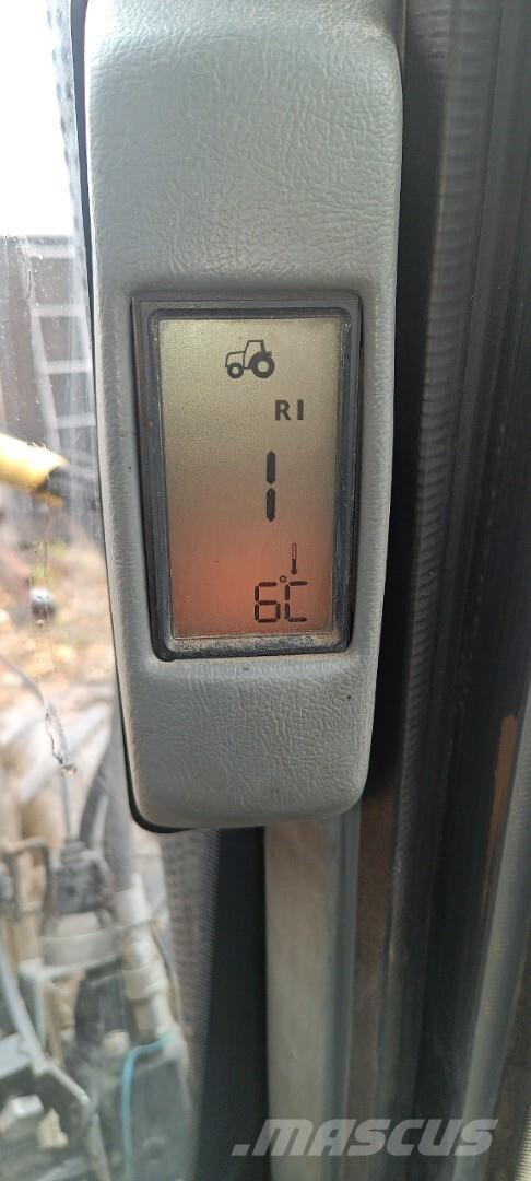 Valtra 8450 트랙터