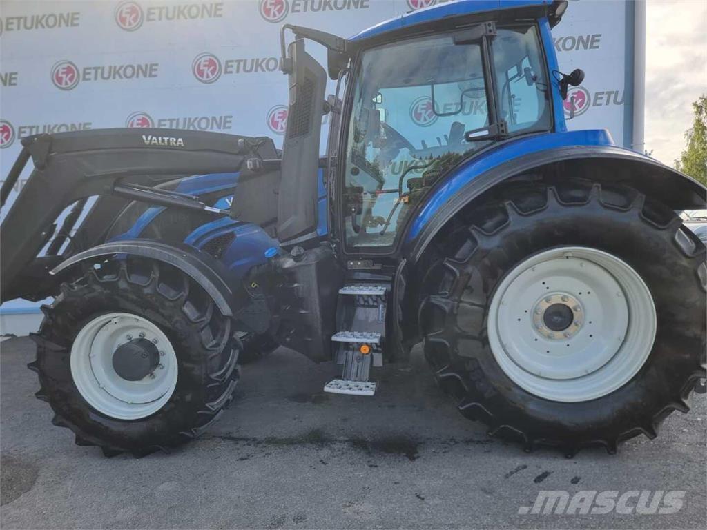 Valtra T145 트랙터