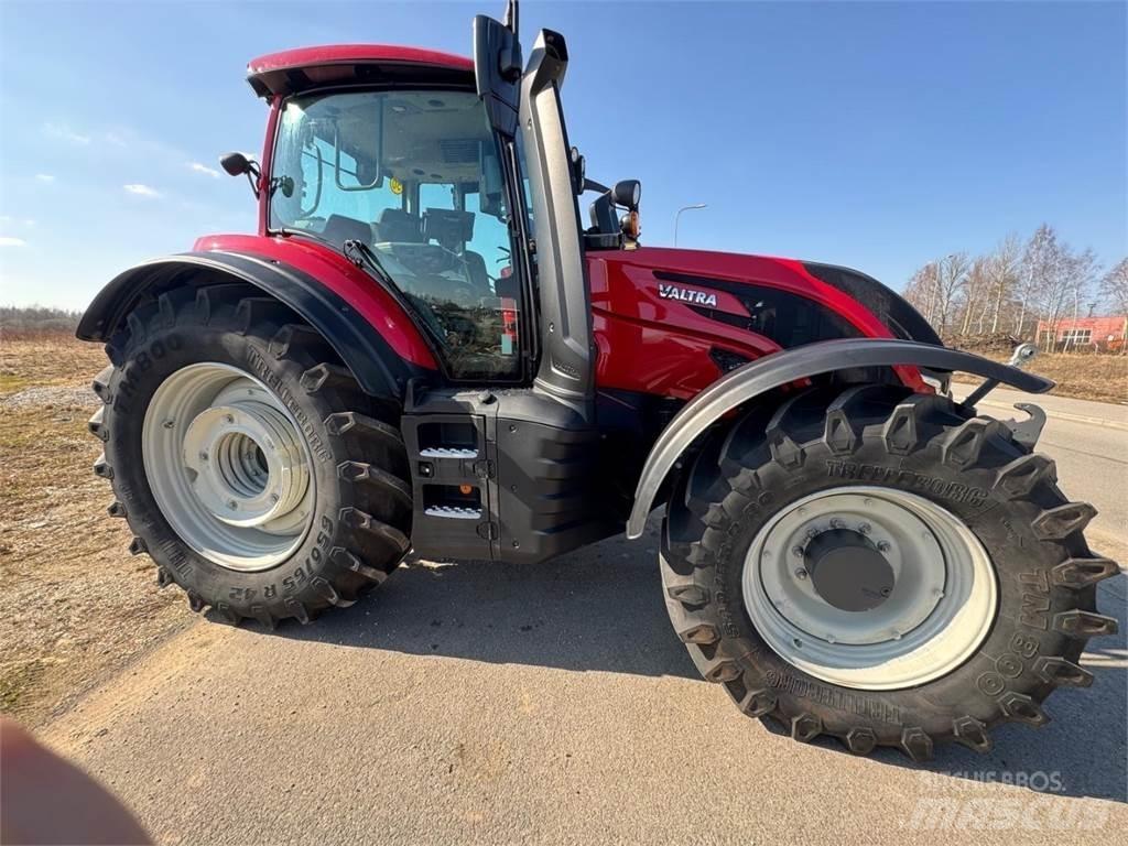 Valtra T255V 트랙터