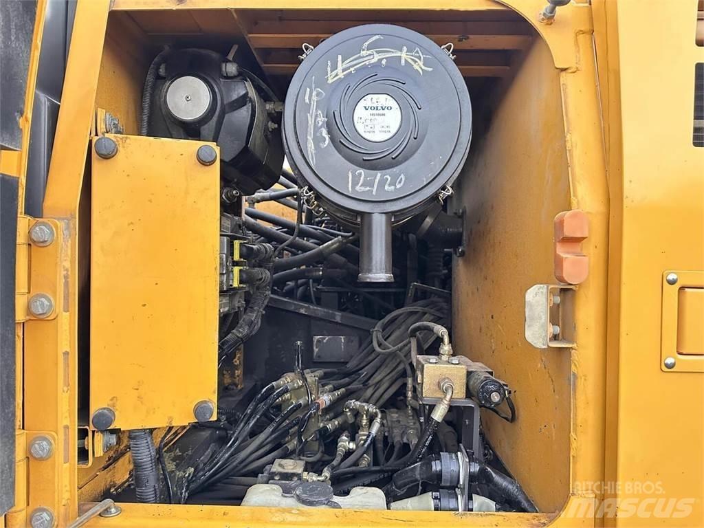 Volvo EC210CL 대형 굴삭기 29톤 이상