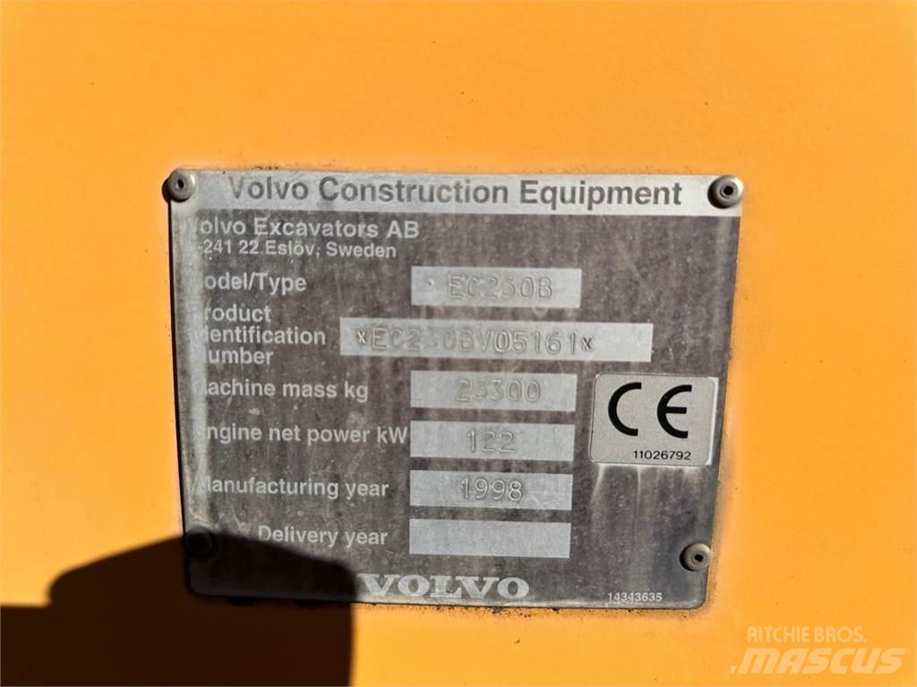 Volvo EC230B 대형 굴삭기 29톤 이상