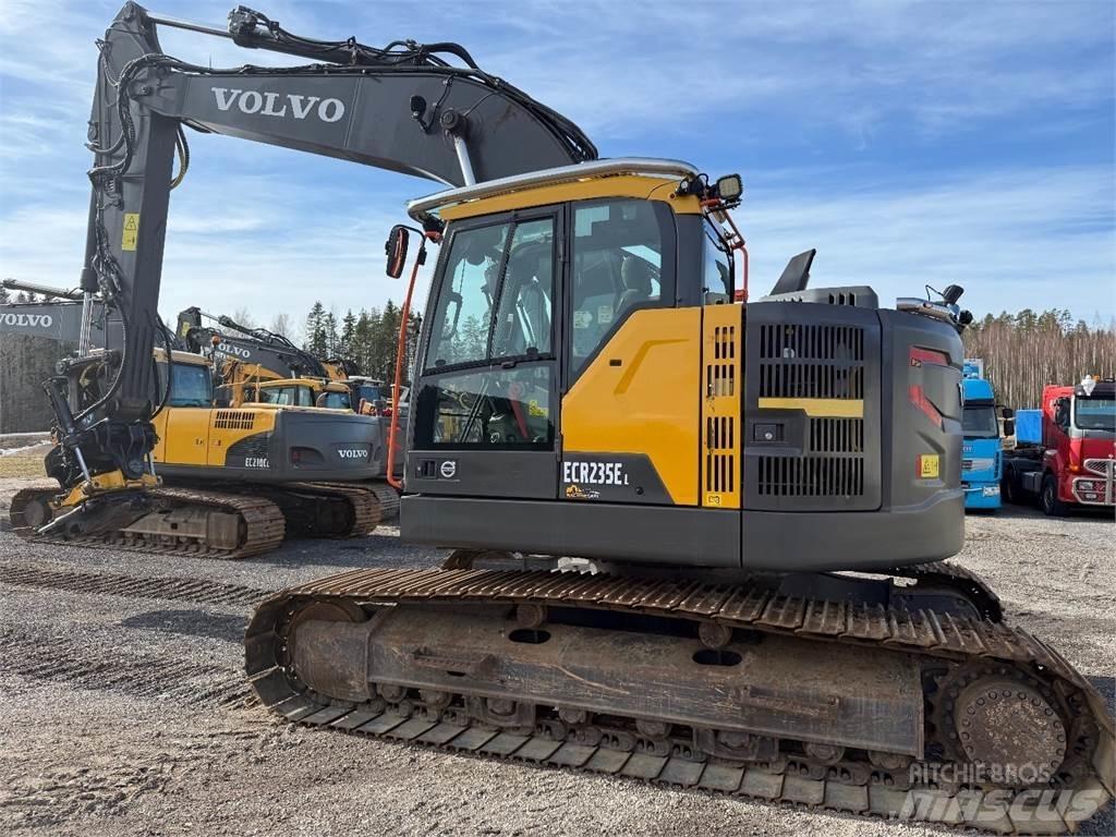 Volvo ECR235EL 대형 굴삭기 29톤 이상