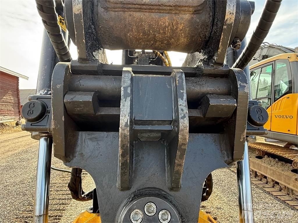 Volvo ECR235EL 대형 굴삭기 29톤 이상