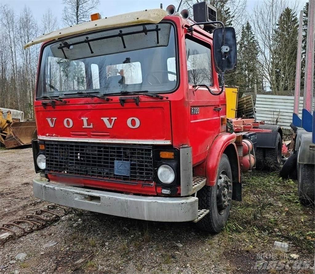 Volvo F720 훅 리프트 트럭