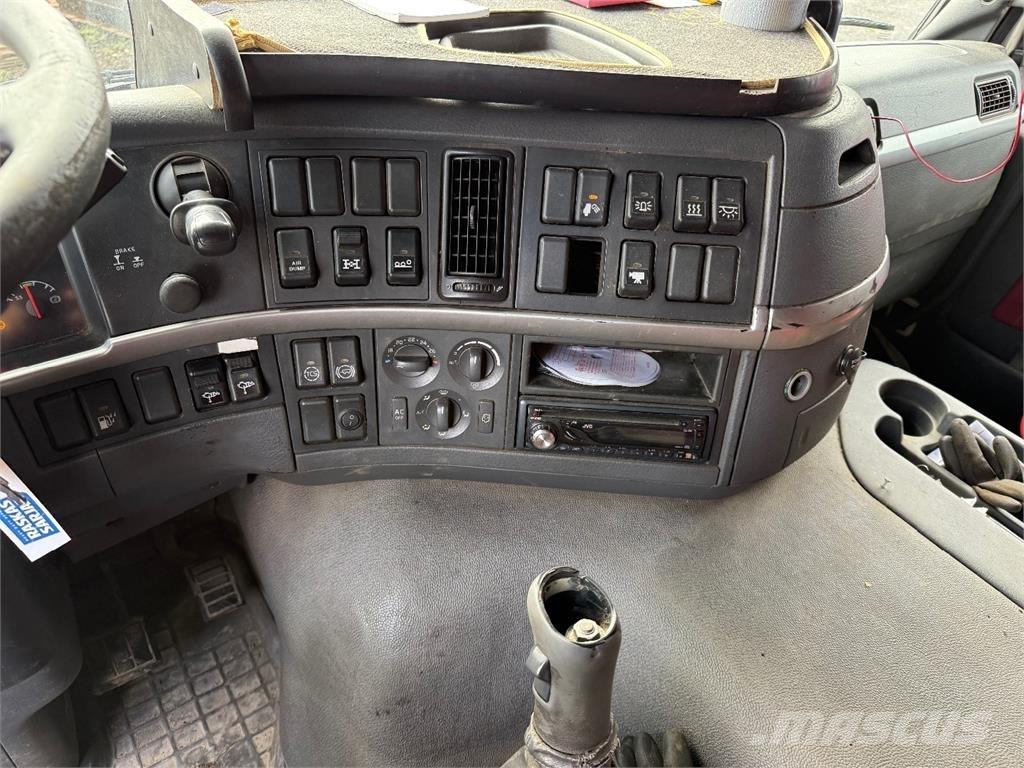 Volvo FM 12 8x4 훅 리프트 트럭