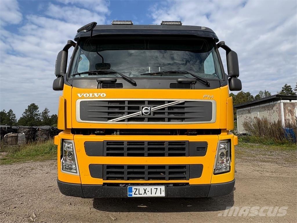 Volvo FM 480 10x4 산림 기계 운반 트럭