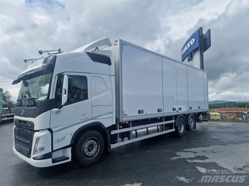 Volvo FM 500 6x2 탑차 트럭